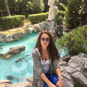 Meet your Posher, Victoria